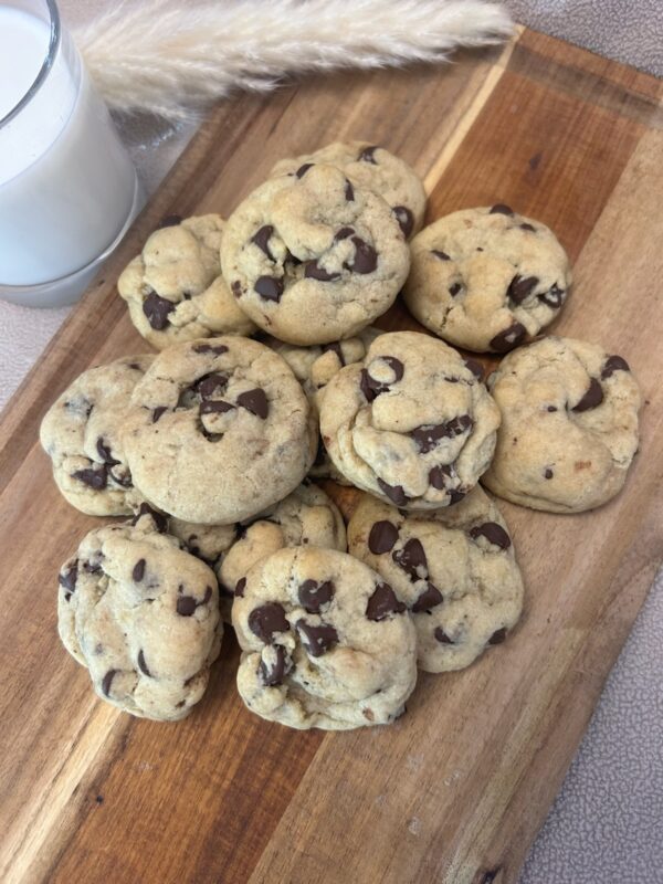 18 Chocolate Chip Cookies